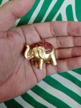 Cargar imagen en el visor de la galería, Mini Elefante de la suerte
