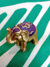 Cargar imagen en el visor de la galería, Mini Elefante de la suerte

