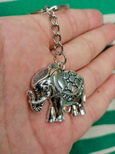 Cargar imagen en el visor de la galería, Llavero Elefante de la Buena Suerte
