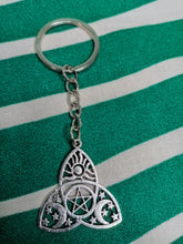Cargar imagen en el visor de la galería, Llavero Triqueta
