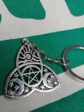 Cargar imagen en el visor de la galería, Llavero Triqueta
