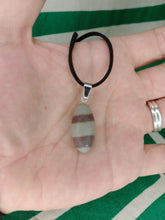 Cargar imagen en el visor de la galería, Colgante Shiva Lingam Mod 1 Pequeño
