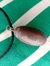 Cargar imagen en el visor de la galería, Colgante Shiva Lingam Mod 3 Pequeño
