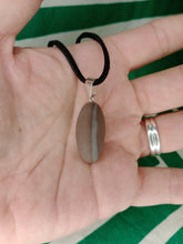 Cargar imagen en el visor de la galería, Colgante Shiva Lingam Mod 4 Pequeño
