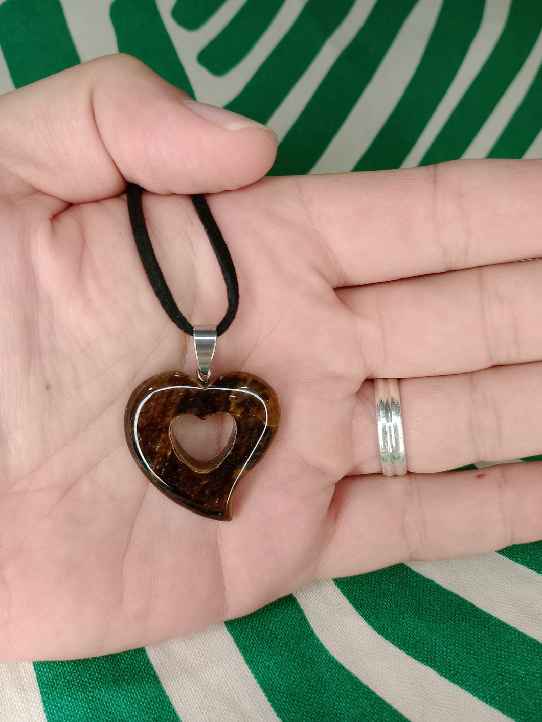 Colgante Corazon Tallado Ojo de Tigre Mod 1