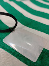 Cargar imagen en el visor de la galería, Colgante Cuarzo Rosa Rectangular

