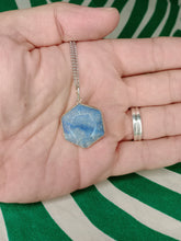 Cargar imagen en el visor de la galería, Colgante Cuarzo Azul Estrella 6 Puntas
