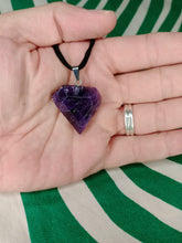 Cargar imagen en el visor de la galería, Colgante Amatista Corte Diamante

