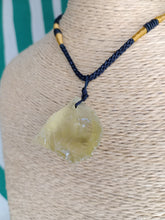 Cargar imagen en el visor de la galería, Colgante Cuarzo Limon Bruto Mod. 3
