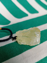 Cargar imagen en el visor de la galería, Colgante Cuarzo Limon Bruto Mod. 2
