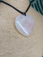 Cargar imagen en el visor de la galería, Colgante Gran Corazón Cuarzo Rosa Mod. 3
