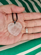 Cargar imagen en el visor de la galería, Colgante Gran Corazón Cuarzo Rosa Mod. 3
