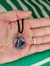 Cargar imagen en el visor de la galería, Colgante Amatista Bruto Jaula Mod. 1
