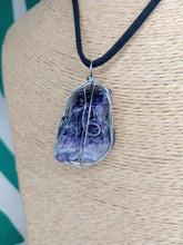 Cargar imagen en el visor de la galería, Colgante Amatista Bruto Mod. 3
