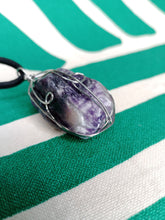 Cargar imagen en el visor de la galería, Colgante Amatista Bruto Mod. 3
