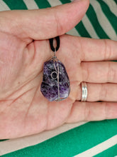 Cargar imagen en el visor de la galería, Colgante Amatista Bruto Mod. 3
