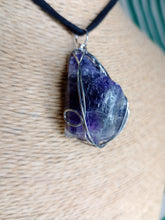 Cargar imagen en el visor de la galería, Colgante Amatista Bruto Mod. 4
