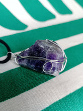 Cargar imagen en el visor de la galería, Colgante Amatista Bruto Mod. 4
