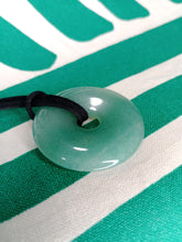 Cargar imagen en el visor de la galería, Colgante Donut Aventurina Grande 40 mm
