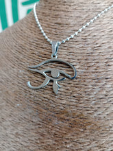 Cargar imagen en el visor de la galería, Colgante Ojo de Horus
