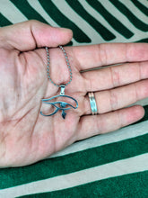 Cargar imagen en el visor de la galería, Colgante Ojo de Horus
