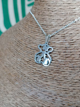 Cargar imagen en el visor de la galería, Colgante Osito Acero
