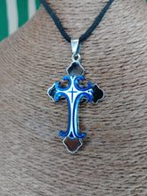 Cargar imagen en el visor de la galería, Colgante Cruz Azul
