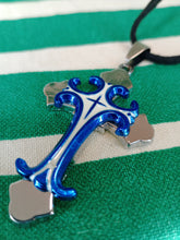 Cargar imagen en el visor de la galería, Colgante Cruz Azul
