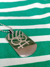 Cargar imagen en el visor de la galería, Colgante LGTB Placa Orgullo Femenino
