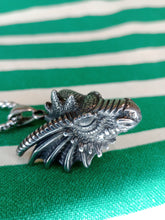 Cargar imagen en el visor de la galería, Colgante Dragon de Acero Inoxidable
