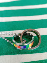 Cargar imagen en el visor de la galería, Colgante LGTB Anillos Unidos
