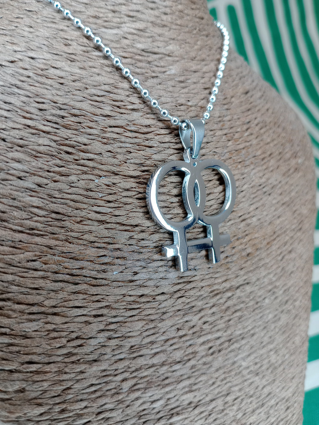 Colgante LGTB Femenino