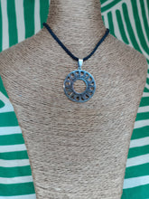 Cargar imagen en el visor de la galería, Colgante sol acero inoxidable
