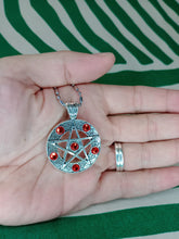 Cargar imagen en el visor de la galería, Colgante Pentagrama Rojo (aleación)
