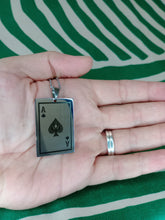 Cargar imagen en el visor de la galería, Colgante Poker Acero inoxidable
