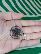 Cargar imagen en el visor de la galería, Colgante Cubo de Metatrón 3.8 cm
