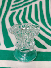 Cargar imagen en el visor de la galería, Candelabro / Porta Velas Cristal Hexagonal
