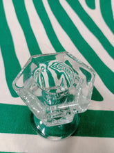 Cargar imagen en el visor de la galería, Candelabro / Porta Velas Cristal Hexagonal
