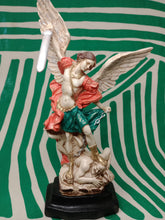 Cargar imagen en el visor de la galería, Arcangel San Miguel 33 cm Color
