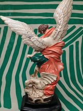 Cargar imagen en el visor de la galería, Arcangel San Miguel 33 cm Color
