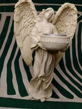 Cargar imagen en el visor de la galería, Portavelas de Té Figura de Ángel 23cm
