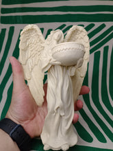 Cargar imagen en el visor de la galería, Portavelas de Té Figura de Ángel 23cm
