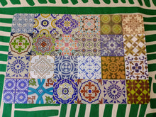 Cargar imagen en el visor de la galería, Pack 4 Manteles Individuales Alhambra Surtidos

