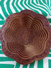 Cargar imagen en el visor de la galería, Cesta Artesanal Flor

