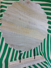 Cargar imagen en el visor de la galería, Yin Yang Madera Peana
