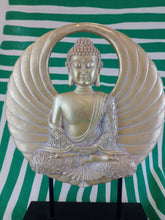 Cargar imagen en el visor de la galería, Buda Halo Dorado Resina con Peana
