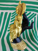 Cargar imagen en el visor de la galería, Mano Buda Tailandes Dorado
