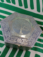 Cargar imagen en el visor de la galería, Joyero Arbol de la Vida
