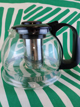 Cargar imagen en el visor de la galería, Jarra Cristal con Filtro para Hierbas Grande 1600 ml
