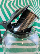 Cargar imagen en el visor de la galería, Jarra Cristal con Filtro para Hierbas Grande 1600 ml
